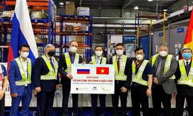 Việt Nam tiếp nhận lô vắc xin Sputnik V sau chuyến thăm Nga của Bộ trưởng Ngoại giao