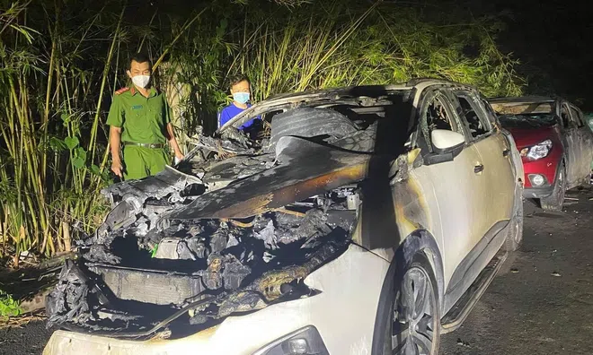 Lời khai của kẻ mua xăng đốt xe tình địch do nghi ngờ vợ ngoại tình với sếp