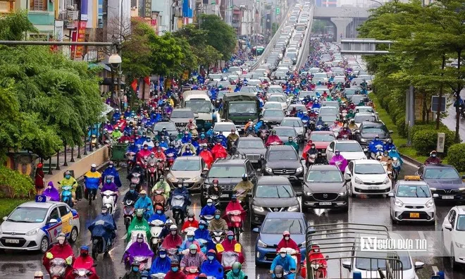 Thu phí xe vào nội đô không phải "chìa khoá vạn năng" giải quyết ùn tắc