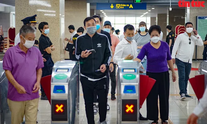 Bác bỏ thông tin đóng cửa ga Cát Linh - Hà Đông nếu khách quá đông