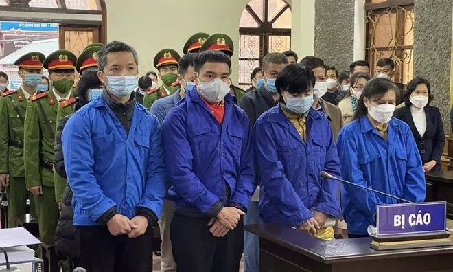 Xét xử sơ thẩm vụ sai phạm về đấu thầu tại Sở Y tế Sơn La