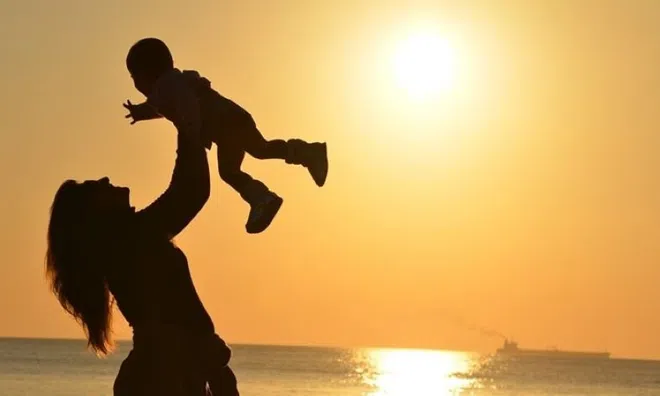 Single mom "dũng cảm"