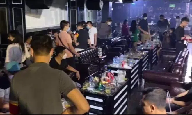 Hà Nội: Phát hiện 40 dân chơi dương tính ma tuý đang bay lắc trong quán bar