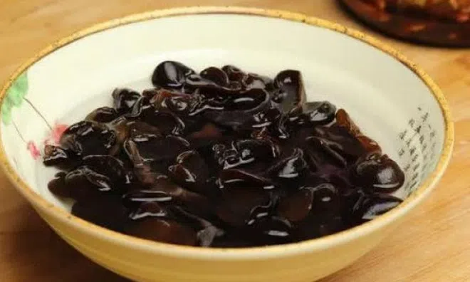 Người đàn ông 47 tuổi bị ung thư gan vì một thói quen ăn tai hại