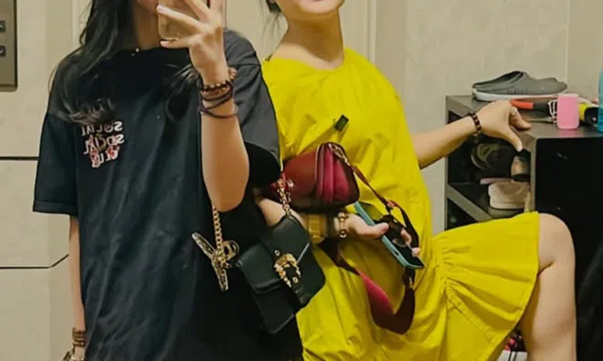 Phong cách ăn mặc đậm chất bên ngoài giản dị, bên trong nhiều tiền của cựu ca sĩ Thuỷ Bi