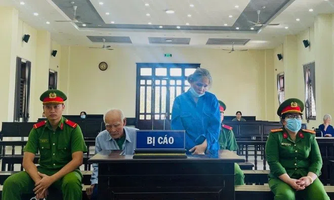 Bi kịch đau lòng: Nhận tội giết người thay con gái, cha già 85 tuổi cũng lĩnh án tù