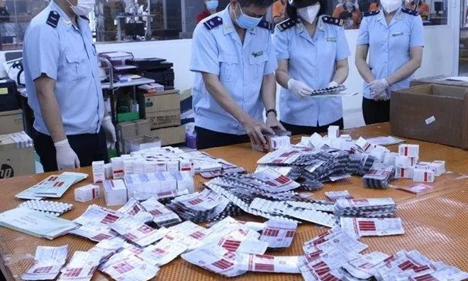 Kỷ luật người đứng đầu khi để nhân viên hàng không buôn lậu