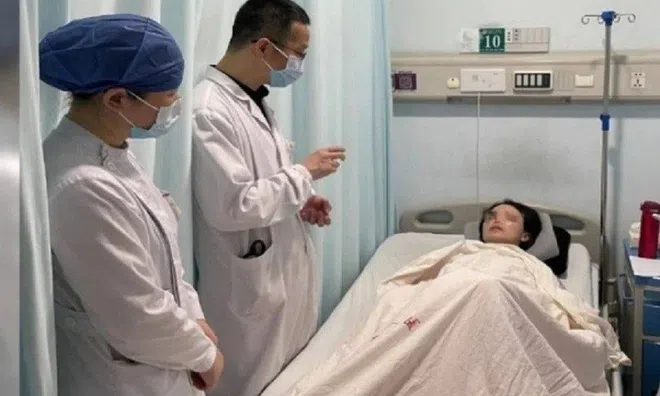 Cô gái mất một bên mắt vì chủ quan với bệnh trĩ