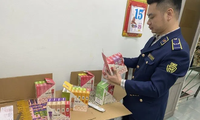 Hà Nội: Sẽ xử lý nghiêm việc bán thuốc lá giả, thuốc lá điện tử lậu