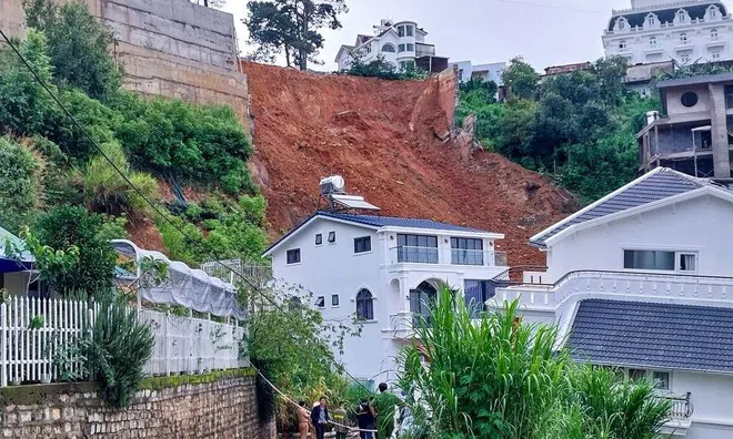Khởi tố vụ án, triệu tập nhiều người liên quan vụ sạt lở ở Đà Lạt