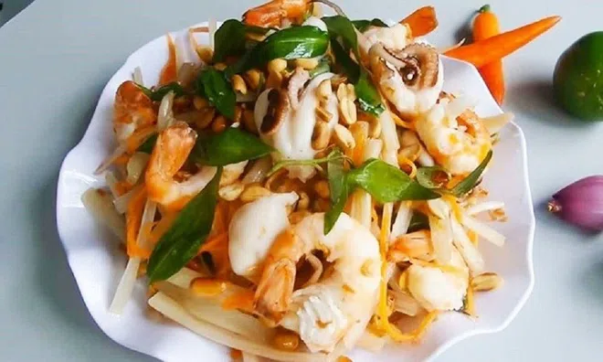 Đặc sản ẩn mình dưới bùn đen, nhiều người chờ đến hè để thưởng thức