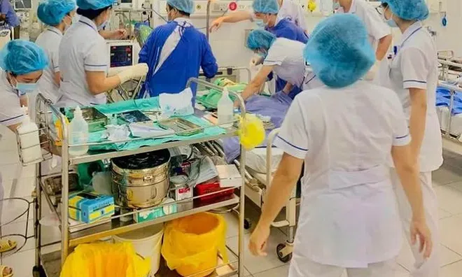 Chủ quan vì một vết xước nhỏ trên mặt, bệnh nhân suýt tử vong