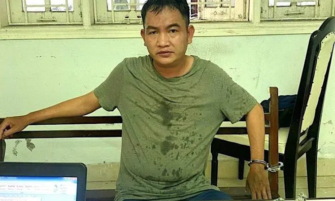 Bắt kẻ chuyên theo dõi người rút tiền ngân hàng, đập kính ô tô để trộm