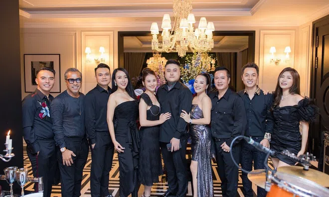 CEO Lưu Bích Nguyệt dành tặng ông xã bữa tiệc sinh nhật đầy cảm xúc
