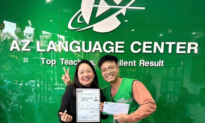 Tài xế Grab 8.0 IELTS đang gây sốt mạng: Sự thật phía sau chiếc áo xanh là gì?