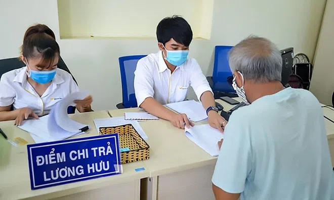 Quy định mới về giảm tuổi hưởng trợ cấp hưu trí từ 80 xuống 75 người lao động cần nắm rõ