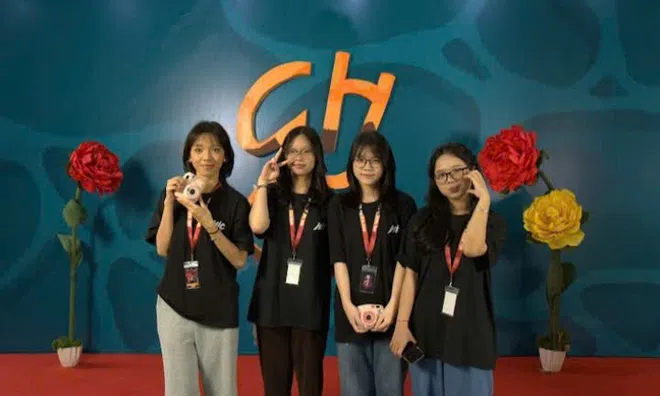 CHẠM 2025: VỌNG - Bữa tiệc âm nhạc đa sắc của CLB âm nhạc trường THPT Chuyên Nguyễn Huệ