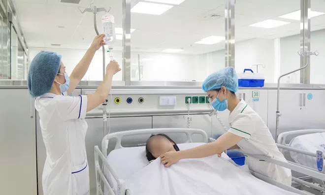 Tắm đêm, cô gái 27 tuổi đột quỵ do dị dạng mạch máu não