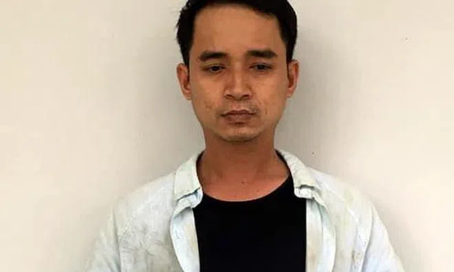 Nhân viên shop hoa trộm nửa tỷ đồng của chủ cửa hàng rồi giấu ở bãi đất trống