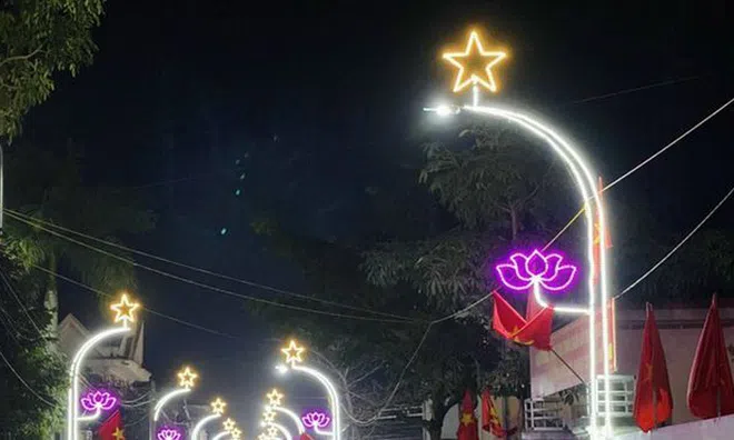 Dựng cây nêu đón Tết, 3 người bị điện giật thương vong