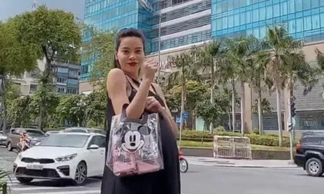 Sau thời gian dài cố che chắn, Hồ Ngọc Hà để lộ bụng bầu lớn những tháng cuối thai kỳ