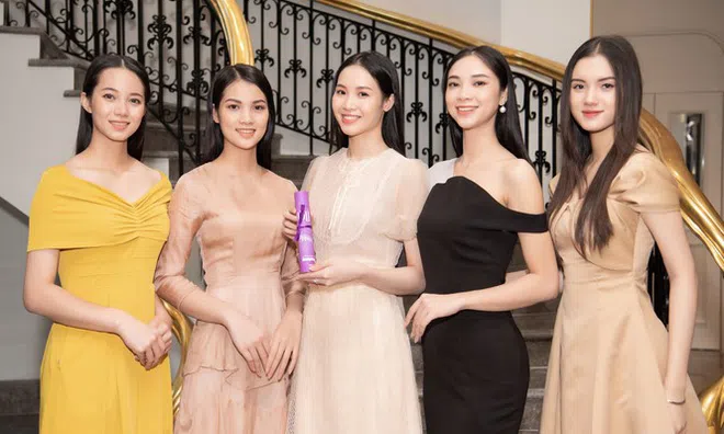35 người đẹp Hoa hậu Việt Nam 2020 bắt đầu hành trình "Người đẹp nhân ái"