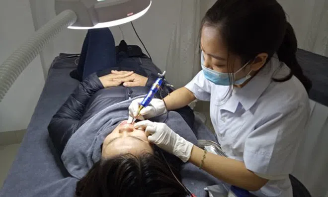 Nhiều cơ sở thẩm mỹ ở Nghệ An hoạt động “chui” nhưng không thể xử phạt?
