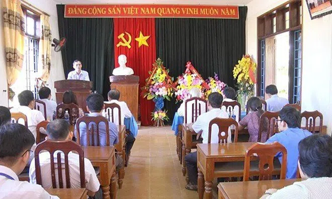 Quảng Trị: Kỷ luật hiệu trưởng phát tán tài liệu, tụ tập luyện giáo phái lạ