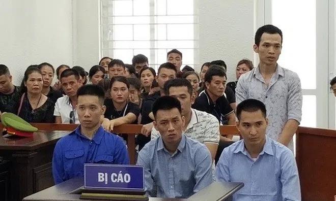 Một cú điện thoại nhầm khiến 2 bà cháu mất đi chỗ dựa