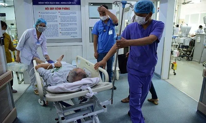 Từ 15/11, phạt nặng nếu không chuyển người bệnh lên tuyến trên khi tình trạng vượt quá chuyên môn