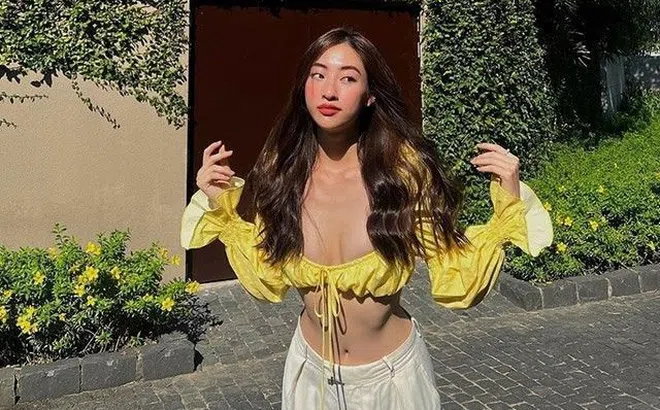 Gần đến ngày hết nhiệm kỳ, nàng hậu chân dài 1m22 diện đồ mát mẻ