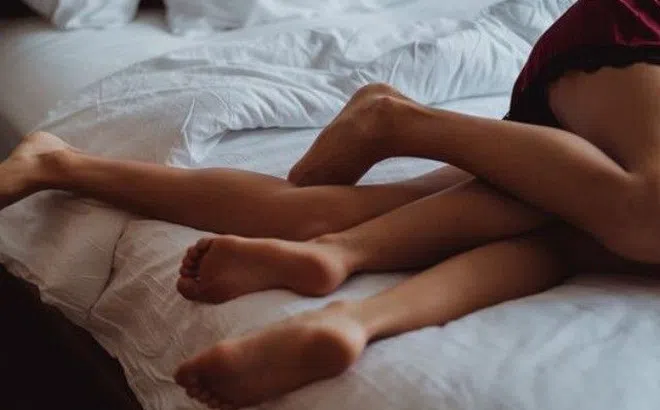 Vợ bầu 9 tháng vẫn quan hệ 1-3 lần/ngày vội hỏi bác sĩ liệu có sao không, dân mạng ai cũng xin bí quyết