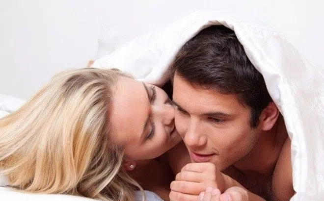 Chồng như "hổ vồ" trên giường chưa chắc đã tốt, làm kiểu này mới vừa lâu vợ lại thỏa mãn tột đỉnh