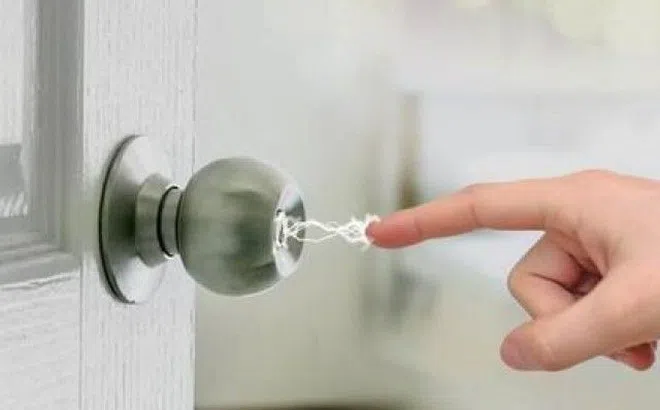 Cách tránh sốc tĩnh điện khi trời chuyển lạnh