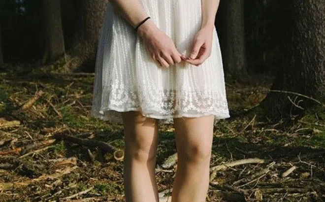 Thiếu nữ 18 tuổi có “cô bé” lạ thường bị vô số đàn ông hỏi một điều thô thiển này