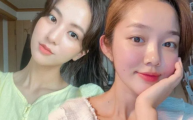 Thoa kem chống nắng, ai cũng cần biết công thức “1 trước - 2 sau”, vừa tránh tia UV vừa "cứu" collagen