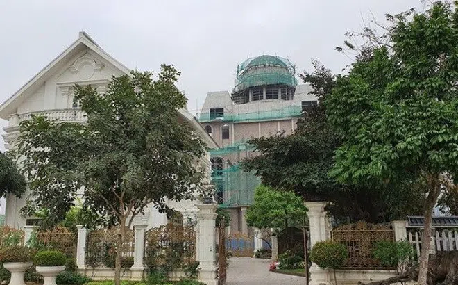 Đại gia Việt nức tiếng sở hữu biệt thự dát vàng mọi ngõ ngách và tòa lâu đài 230 tỷ "gây choáng"