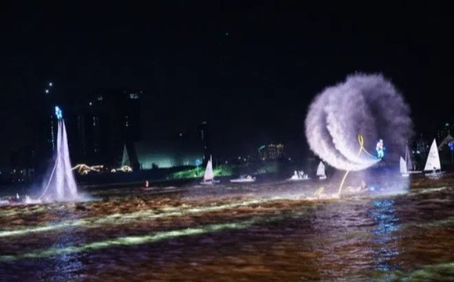 Mãn nhãn với màn biểu diễn ván phản lực trên sông Sài Gòn