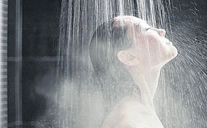 Trời lạnh nên tắm nước nóng bao nhiêu là tốt nhất? Bộ phận nên tắm đầu tiên nhưng hầu như ai cũng làm ngược