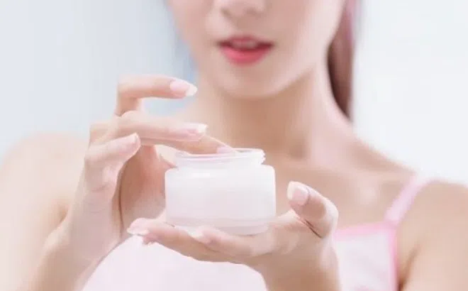 Làm sao không tốn tiền mà vẫn có da đẹp đón Tết? Đây là bí quyết "cấp cứu" làn da từ bác sĩ