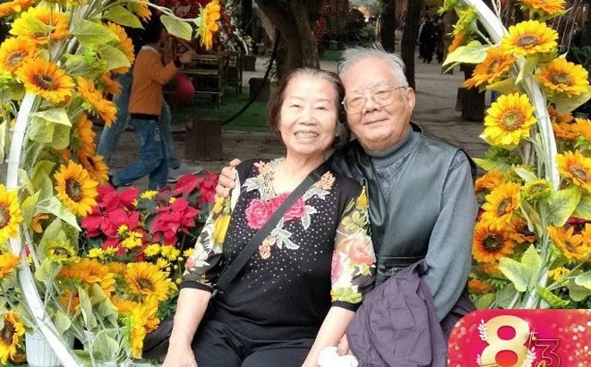 Cụ ông 85 tuổi ở Hà Nội kể chuyện "cưa" bạn gái 80 và hành trình tình yêu 4 năm giúp đánh bay bệnh tật