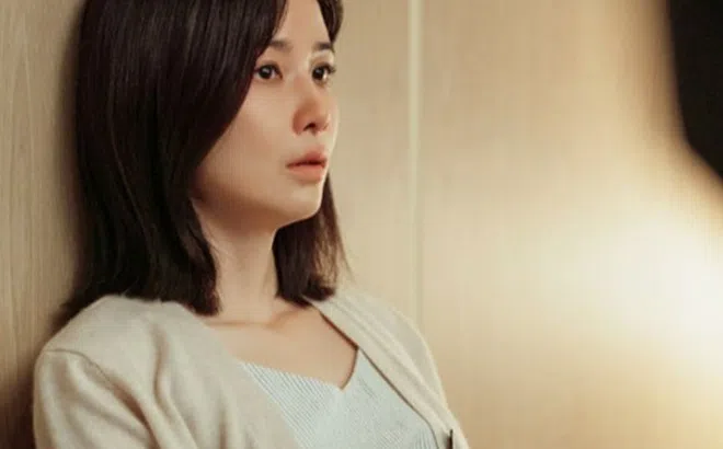 Nữ nhân viên ngân hàng phát hiện ung thư giai đoạn cuối ở tuổi 37: Có 2 dấu hiệu rõ nhưng đã bỏ qua