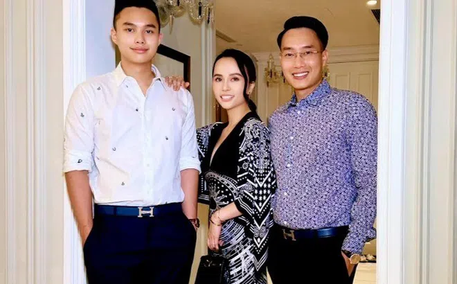 MC Hoa Thanh Tùng ngọt ngào nhắn gửi vợ đẹp quê Đà Nẵng, ảnh con trai 1m9 sáng ngời thành tâm điểm