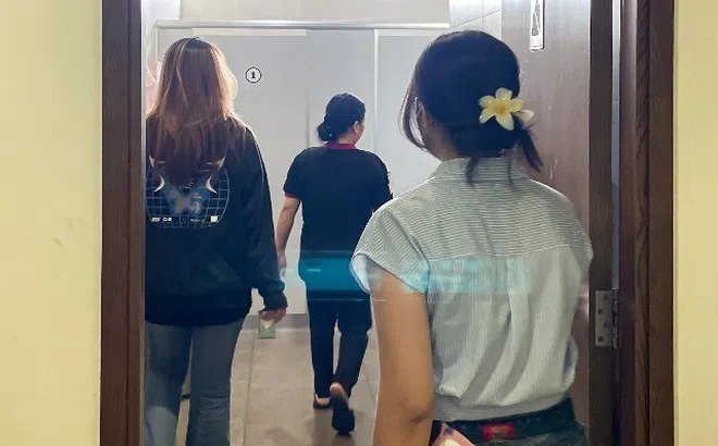 Vệ sinh nơi công cộng: Cách hạn chế viêm nhiễm vùng kín