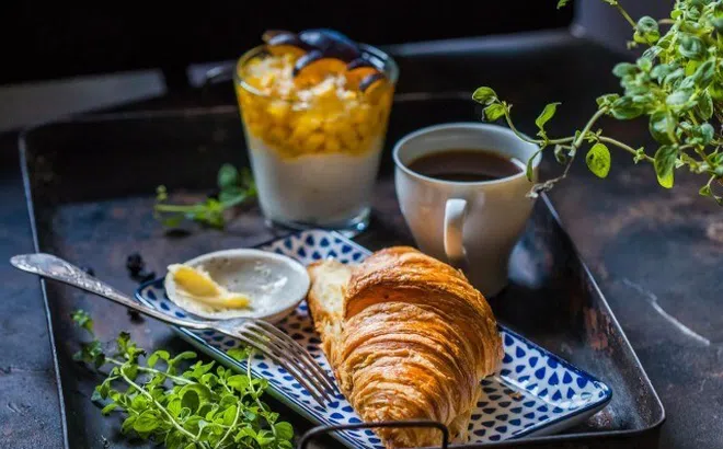 12 thực phẩm khiến người ăn nhanh già, món đầu tiên chứa chất ngừa ung thư, dân văn phòng hay dùng mỗi ngày