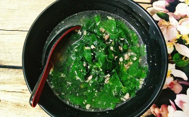 Loại rau mọc như cỏ dại, nấu canh ăn giúp dưỡng gan, bổ khớp nhưng người Việt đều nhổ bỏ mỗi khi nhìn thấy