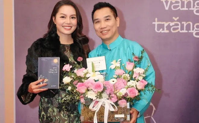 "Vằng vặc trăng quê": Cuốn tản văn về vẻ đẹp của người mẹ - sáng ngời, trong trẻo và đức độ