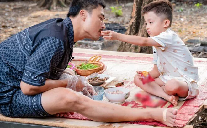 "Bố ơi mình đi đâu thế" tập 8: "Giang hồ màn ảnh" Duy Hưng giỏi chuyện bếp núc, được khen dạy con cực khéo