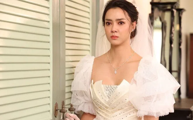 Tái hôn không báo cho chồng cũ, không ngờ anh dẫn con trai đến dự, thằng bé nói 7 từ khiến tôi bật khóc