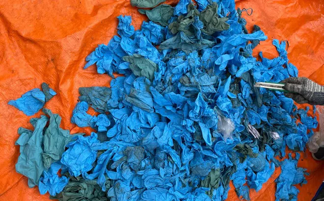 Cục Hải quan phát hiện gần 15 tấn găng tay cũ nhập khẩu từ Trung Quốc